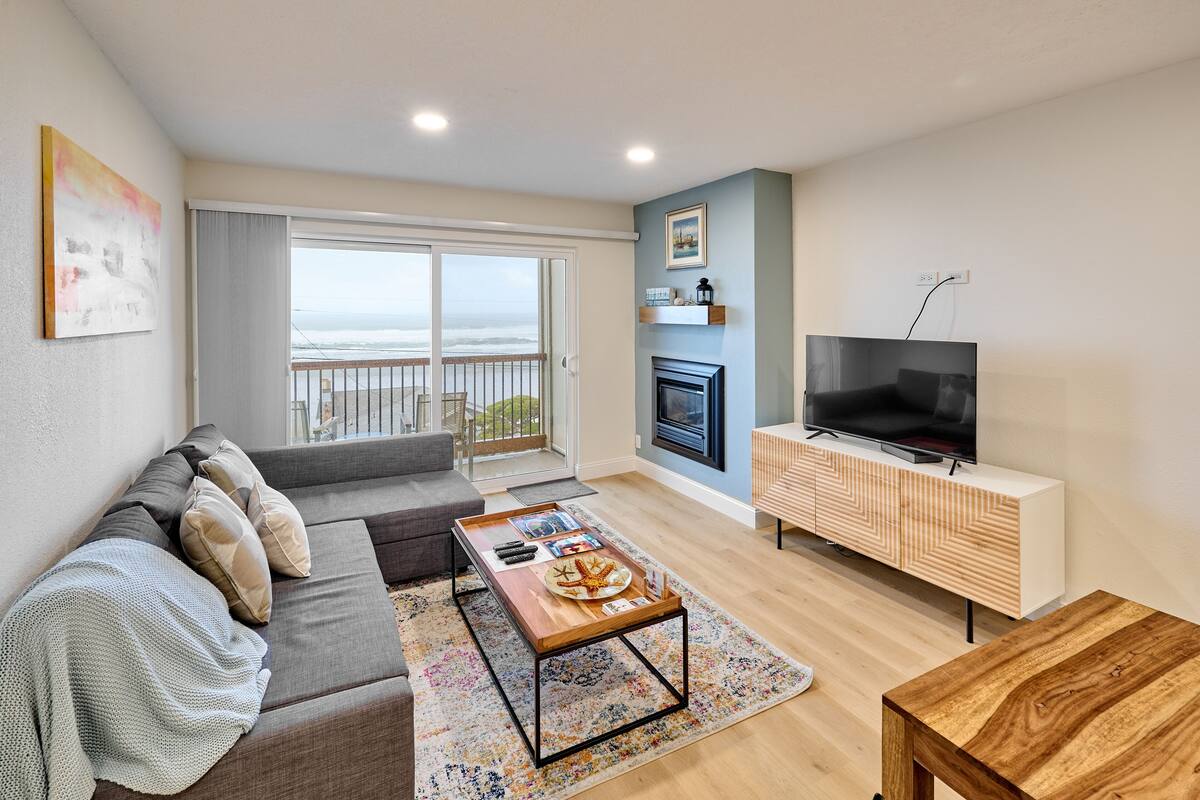 Premier Room, 1 King Bed with Sofa bed, Kitchen, Ocean View | Living area | Flat-screen TV, DVD player