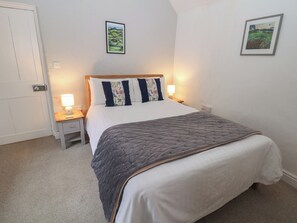 Cottage | 2 bedrooms, individually decorated, individually furnished, free WiFi - East Bank Cottage (Matlock)