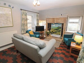 Cottage | Living area - East Bank Cottage (Matlock)