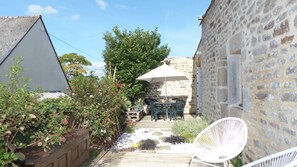Outdoor dining - charming medieval house 3* (Baden)