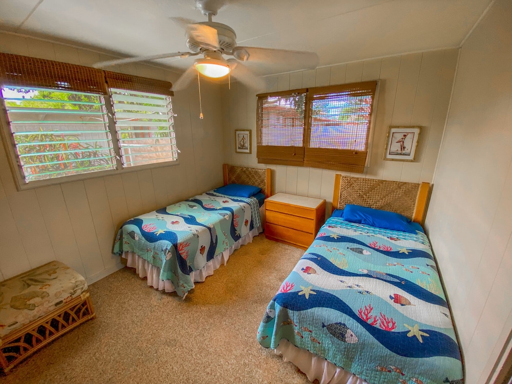 Beautiful 3 br 8 Kekaha Beach house! Kekaha Vrbo