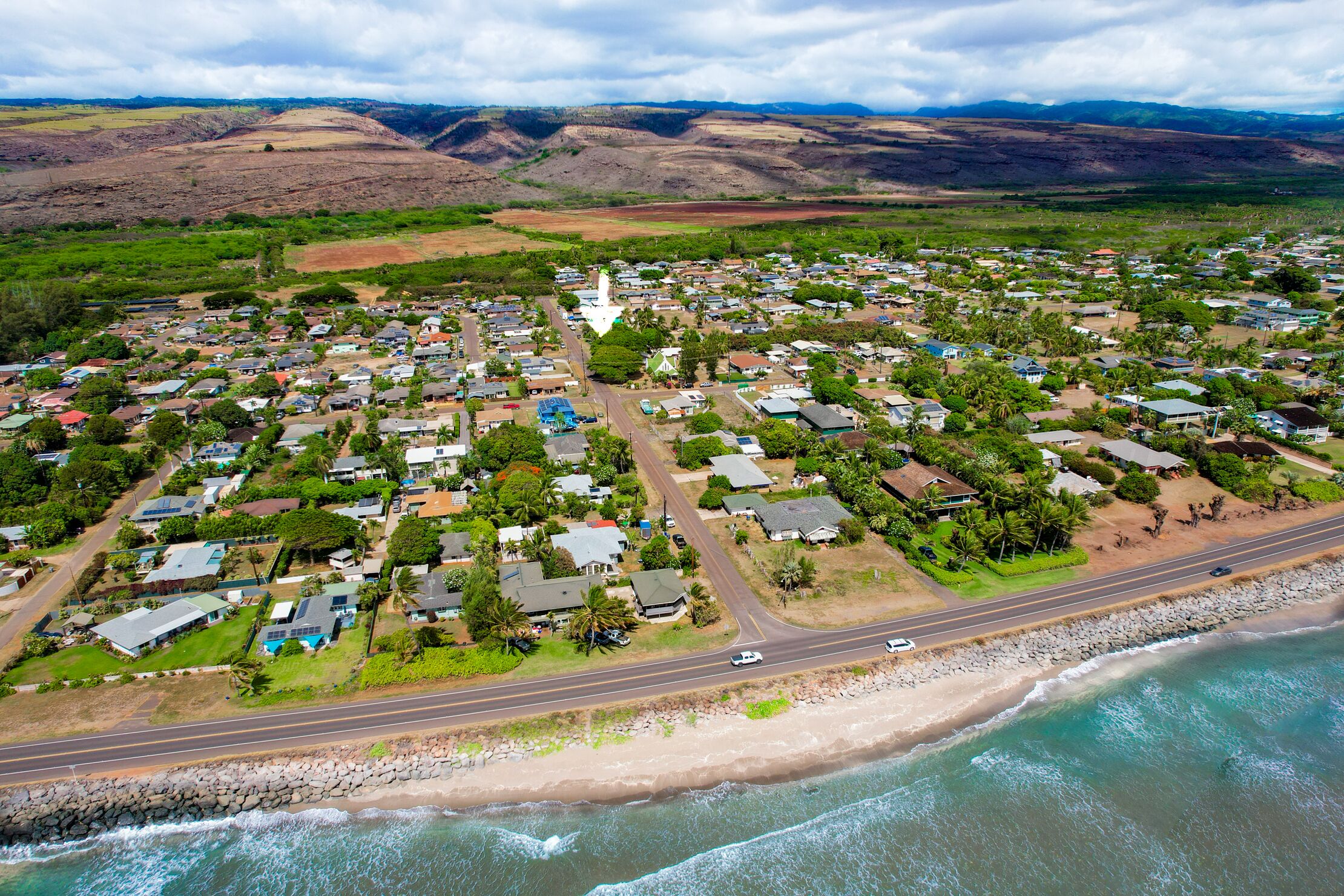 Beautiful 3 br 8 Kekaha Beach house!