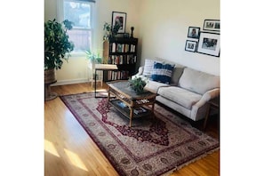 Living area - Dog friendly zen bungalow with fenced in yard. (Minneapolis)