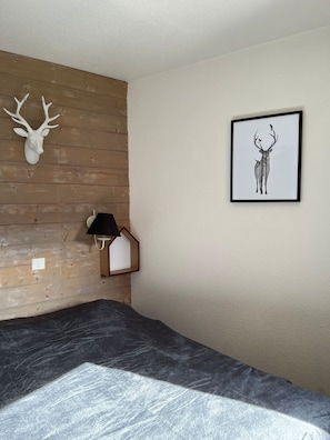 1 bedroom, free WiFi, bed sheets
