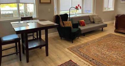 Luxury Spacious Studio in Woodside Plaza