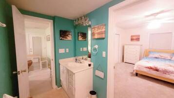 2 soverom, strykejern/-brett, wi-fi (inkludert) og sengetøy