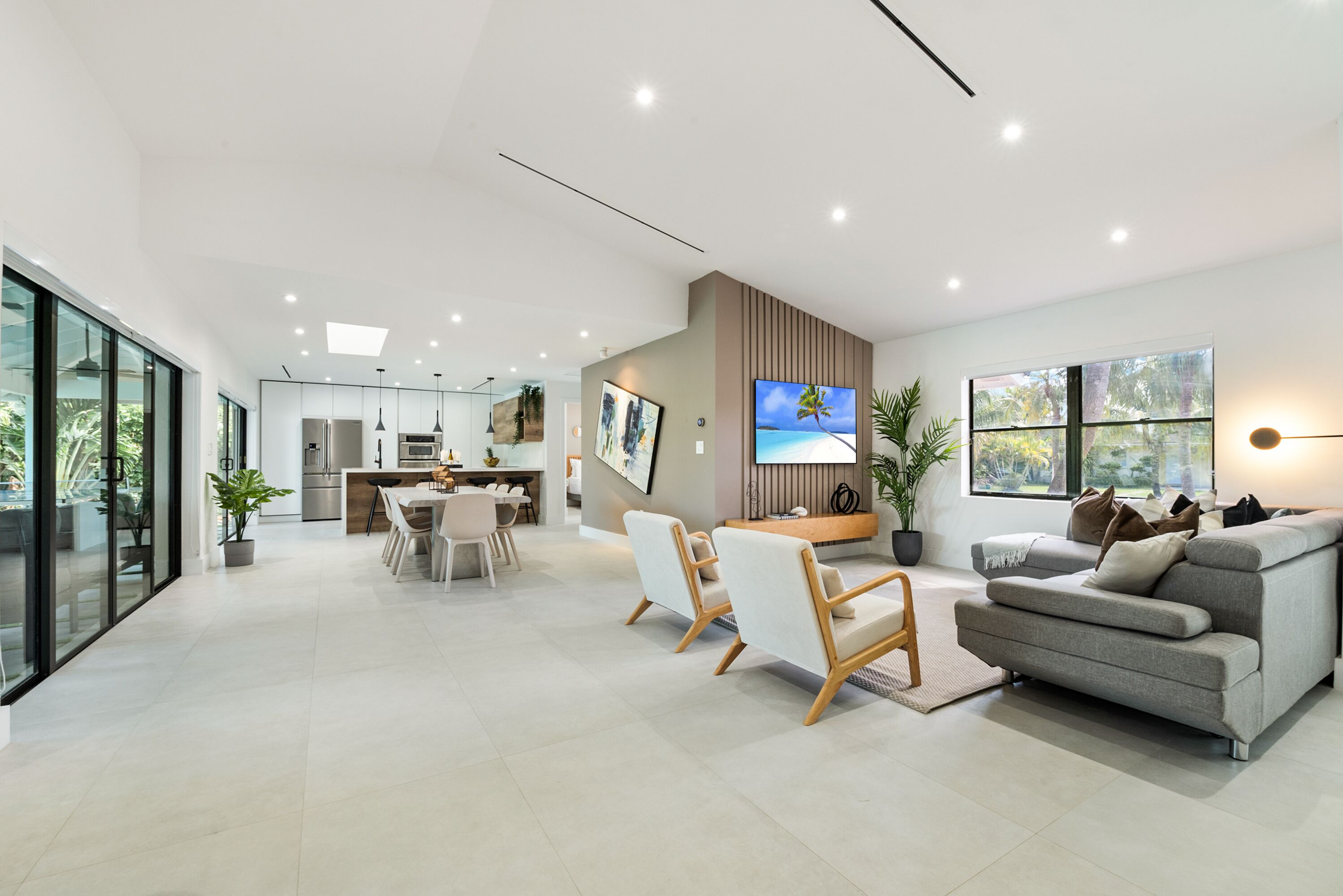 Smart TV, chimenea y tenis de mesa 