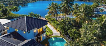 Luxury Miami Mansion/Beach/Pool/BB Court & Golf
