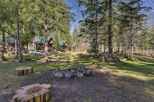 The Chalet @ SkyCamp: Family-friendly cabin near Stevens Pass. Adventure ready!