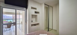 Apartamento família | 4 quartos, Wi-Fi de cortesia, roupa de cama