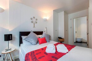 Apartment, Multiple Beds | 2 bedrooms, iron/ironing board, free WiFi, bed sheets - Remarkable 2-bed Apartment in London (London)