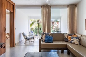 50-英寸智能电视 （配备数码频道）、电视