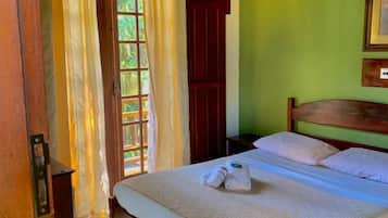 Quarto casal standard, 1 cama de casal, vista para a montanha | Roupa de cama