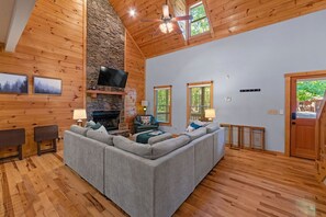 Smart TV, fireplace - Cozy 5BR Cabin with 3 Fireplaces, Hot Tub, Fenced Yard (Ellijay)