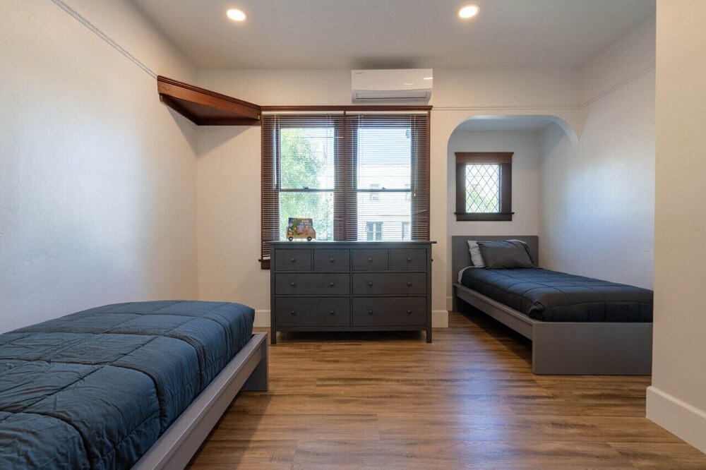 Safe Neighborhood, Family Oriented, Pet Friendly! Glendora Vrbo