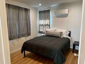 3 soverom, skrivebord, strykejern/-brett og wi-fi