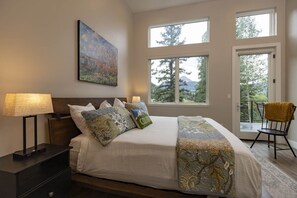 3 عدّة غرف نوم ومكواة/لوح كي وواي فاي وملاءات أسرّة