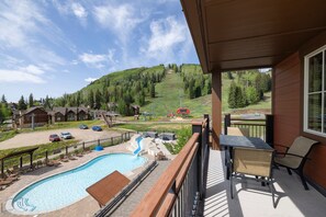 Outdoor dining - Purgatory Lodge 307 - Managed by Purgatory Resort (Durango)