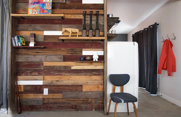 Interior - Pink Moon Cabin - Beautiful Cozy Secluded Retreat (Joshua Tree)