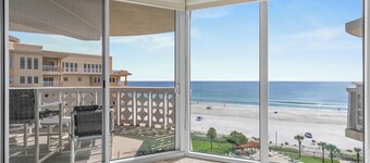 Gorgeous Oceanfront View! Walking distance to dining & shopping!