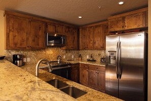 Fridge, microwave, oven, stovetop - Purgatory Lodge 506 - Managed by Purgatory Resort (Durango)