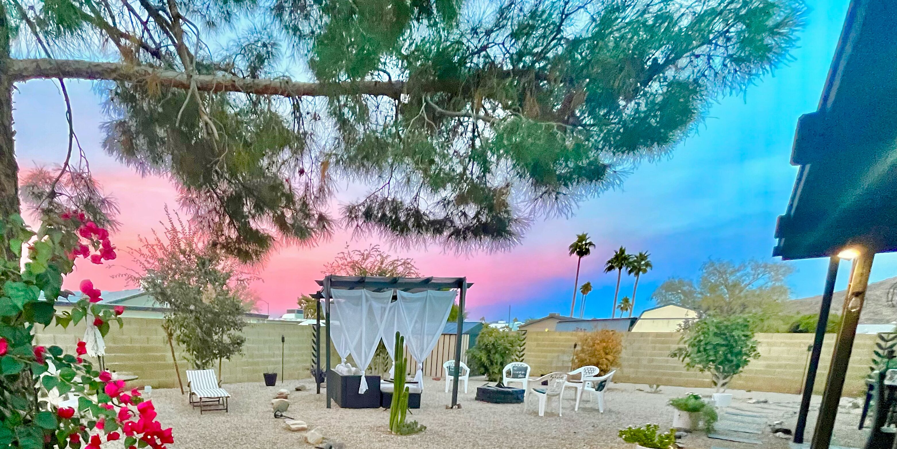 2 Separate Suites in a Home for Large Groups Sleeps 8 
