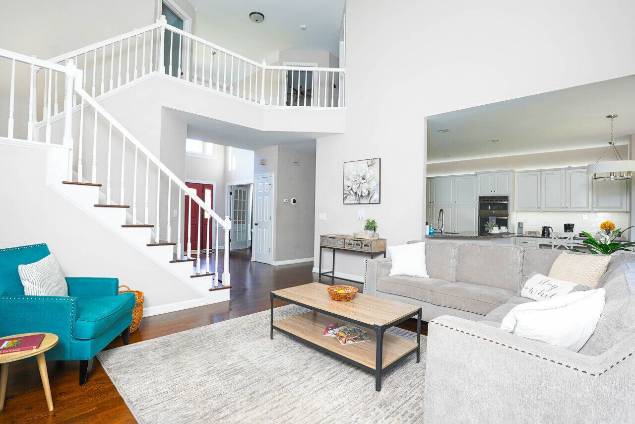 Smart TV, books, offices