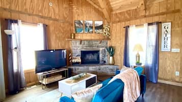 Smart TV, lareira, pebolim