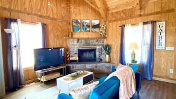 Smart-TV, Kamin, Tischfußball