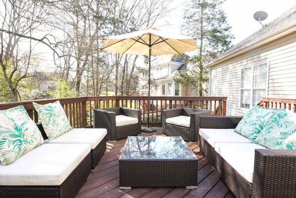 Terrace/patio - 10BD|Sleeps 24|Two Homes|BBQ|Fire Pit|Pets OK (Charlotte)
