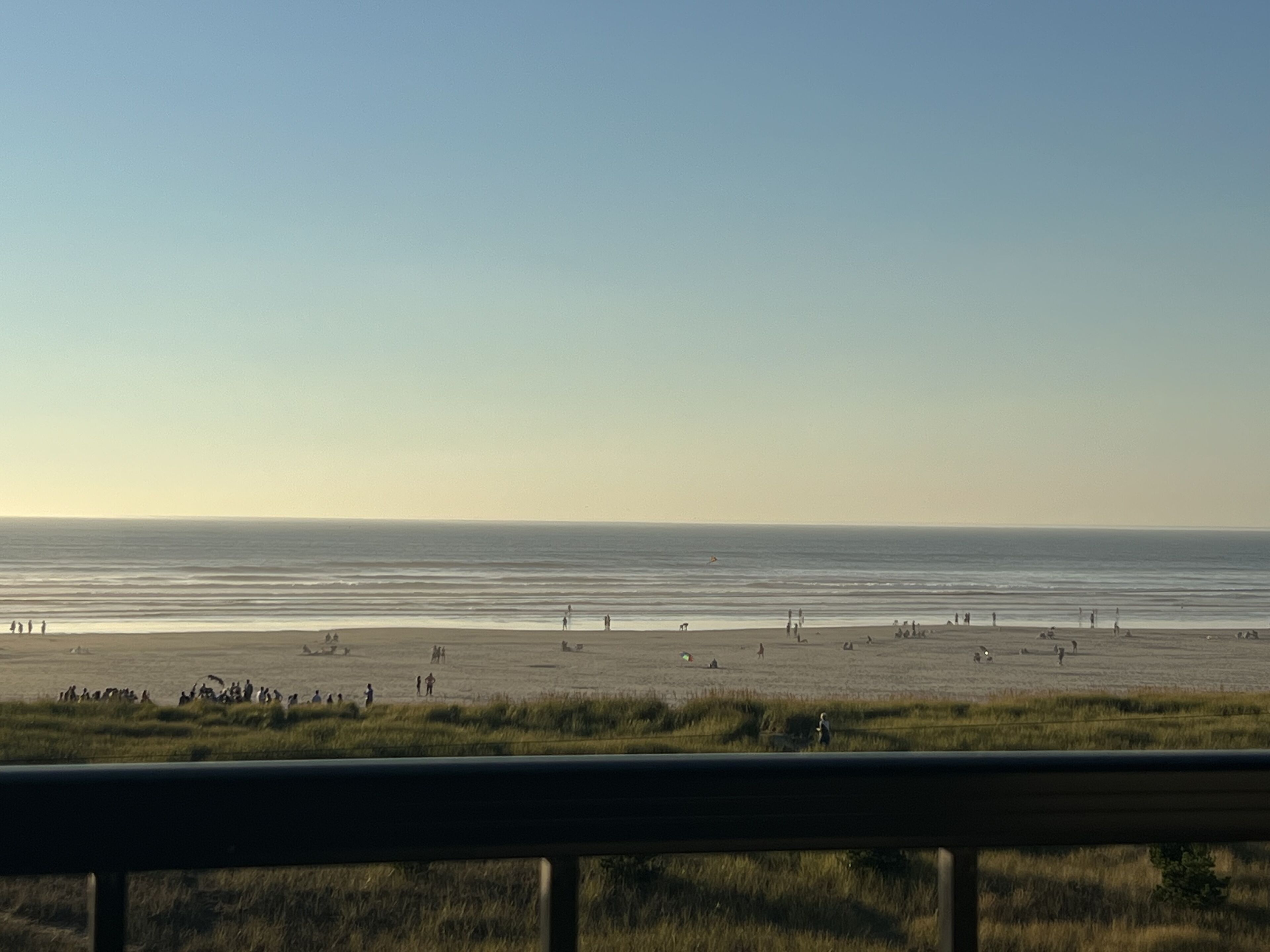 Beach nearby, sun loungers, beach towels