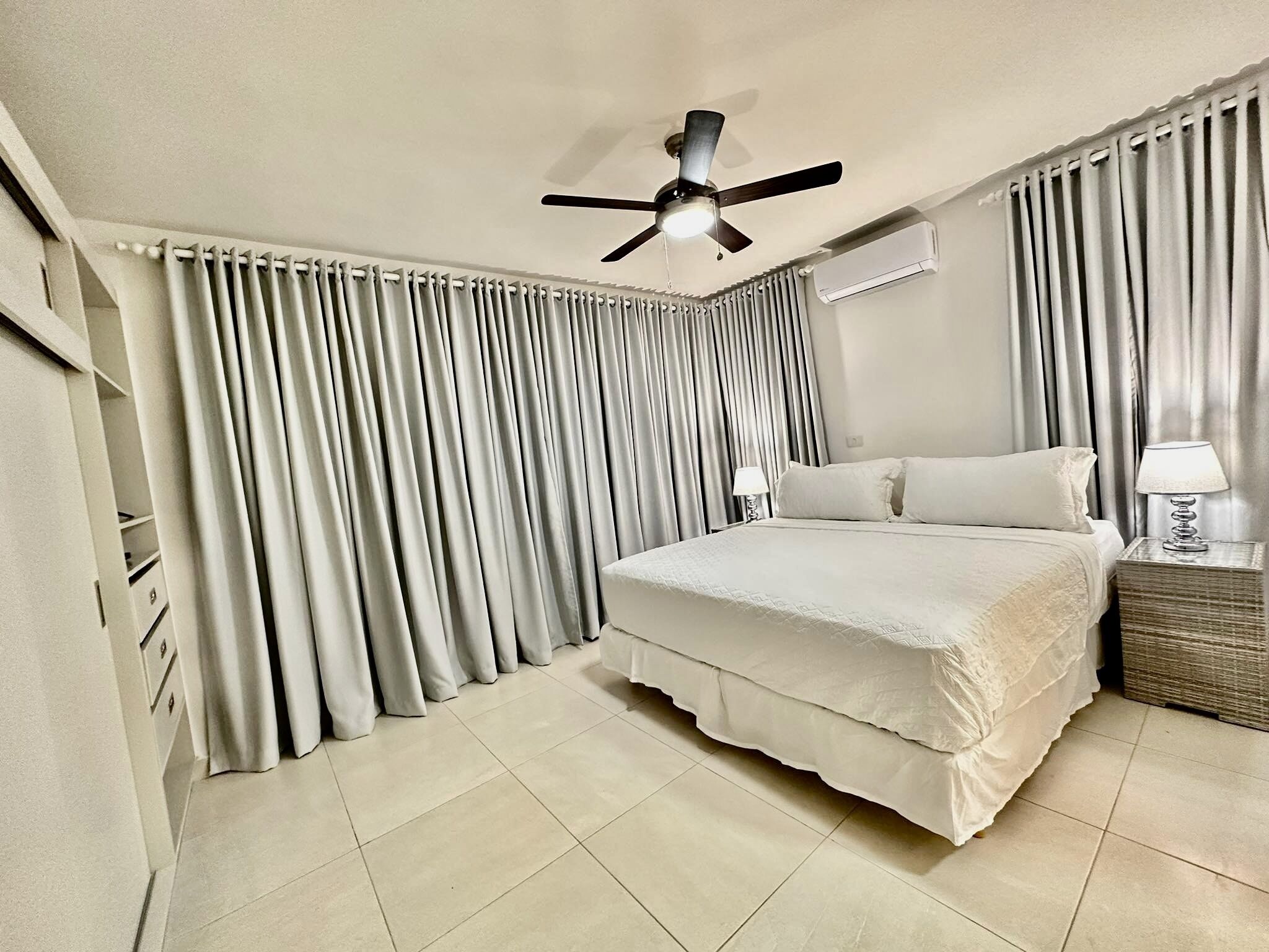 4 habitaciones y caja de seguridad en la habitación 