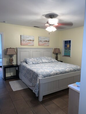 3 habitaciones, tabla de planchar con plancha, wifi y ropa de cama 