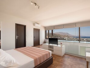 5 عدّة غرف نوم ومكواة/لوح كي وواي فاي وملاءات أسرّة