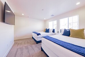 5 bedrooms, iron/ironing board, Internet, bed sheets
