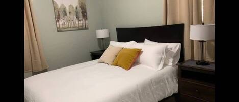 2 habitaciones, tabla de planchar con plancha, wifi y ropa de cama