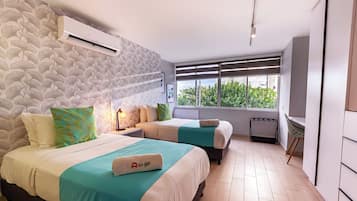 2 bedrooms, Egyptian cotton sheets, premium bedding, down duvets