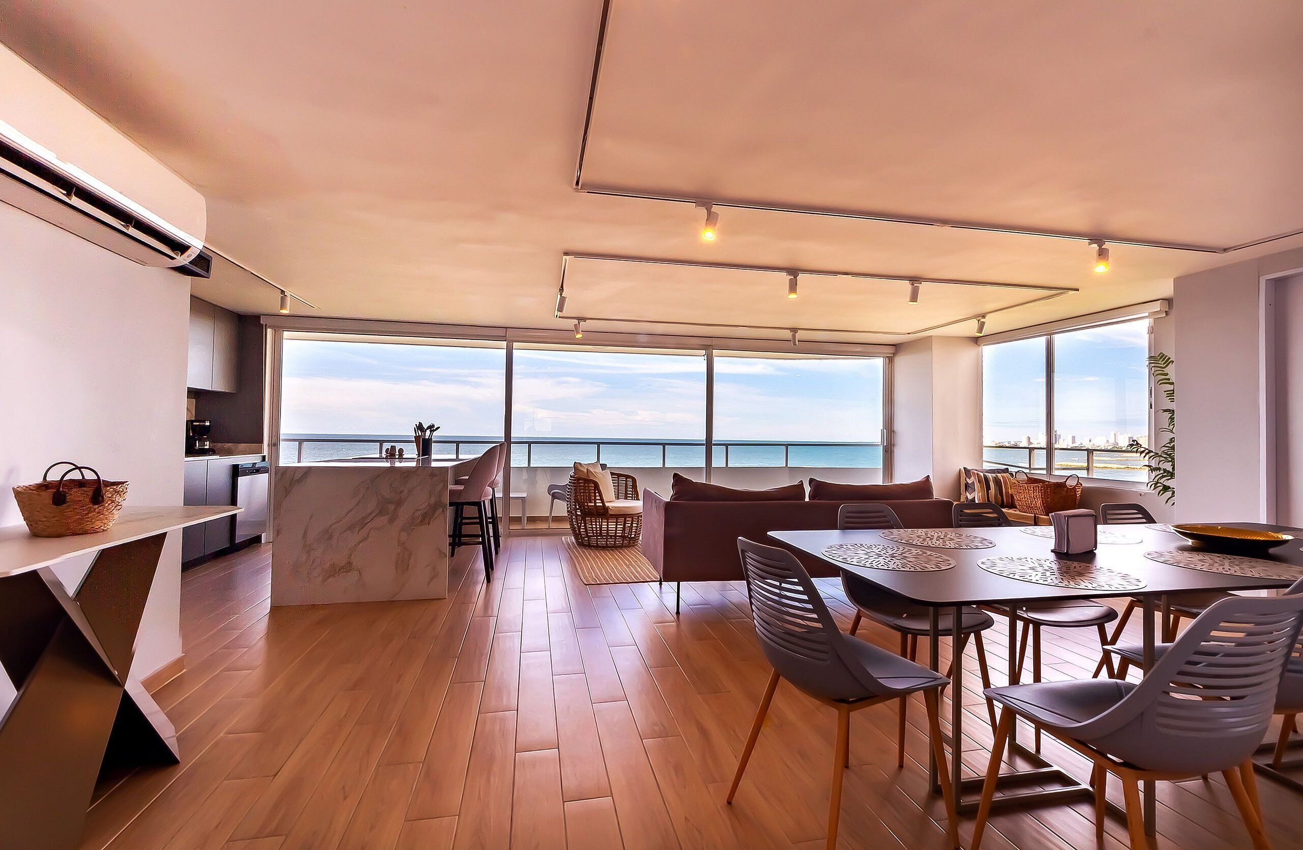 Apartment | Dining