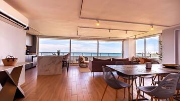 Apartment | Dining
