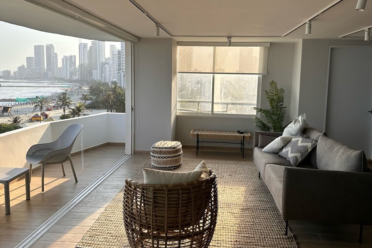 Deluxe Apartment | Living area