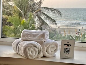 Departamento | Baño | Regadera, secadora de cabello, toallas, shampoo 