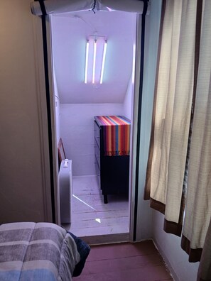 3 makuuhuonetta, silitysrauta/-lauta, ilmainen Wi-Fi, vuodevaatteet