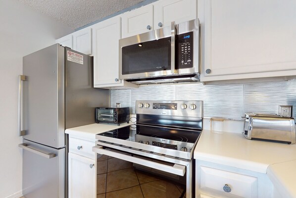 Fridge, microwave, oven, stovetop