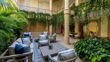 TV de tela plana 32 polegadas com canais a cabo, TV, pisos aquecidos