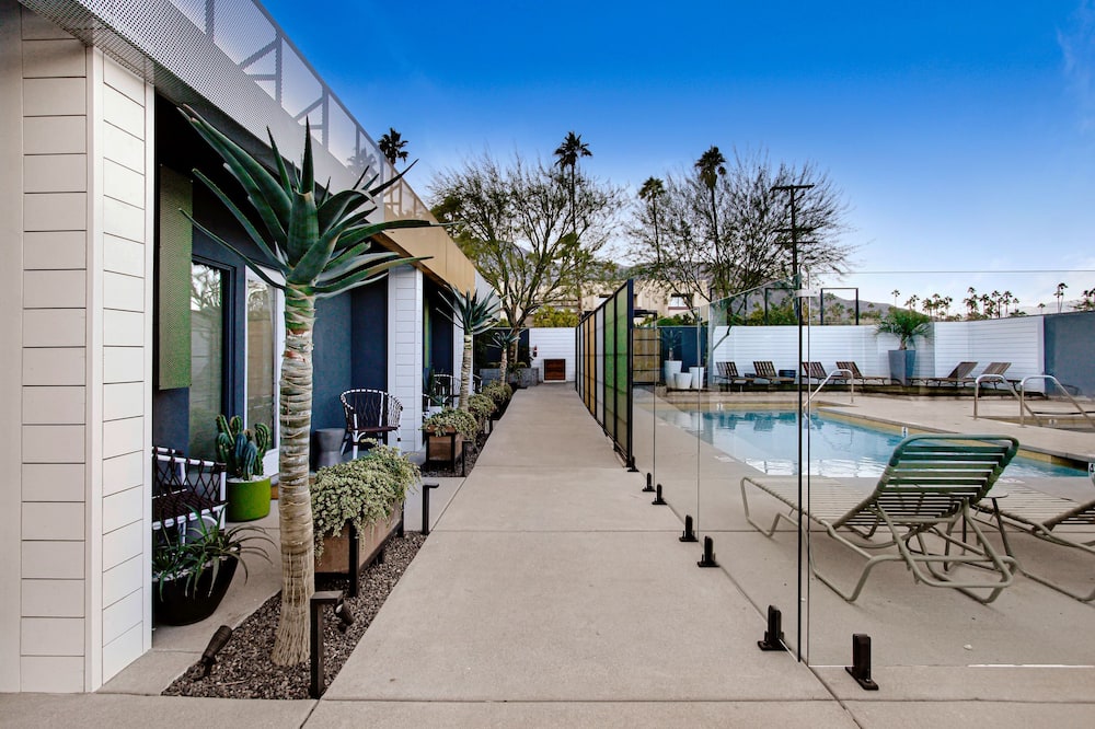 Mahala - 21 and Over - A Town & Desert Boutique Hotel