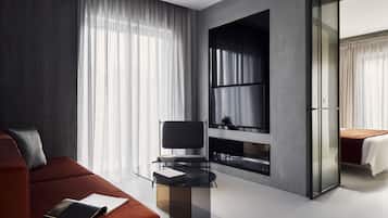 Junior Studio Suite, 1 Queen Bed with Sofa bed, Non Smoking, City View | Premium bedding, memory-foam beds, in-room safe, individually decorated