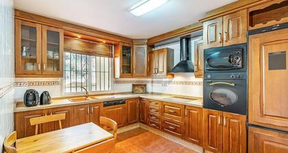 Stunning home in Cenes de la Vega