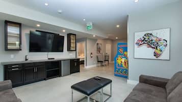 TV, fireplace, offices