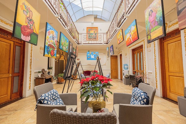 Lobby - Capital O Hotel Patio Pombo (Oaxaca)