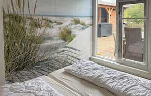 3 bedrooms, travel cot, free WiFi - Cozy home in Stavenisse with sauna (Stavenisse)